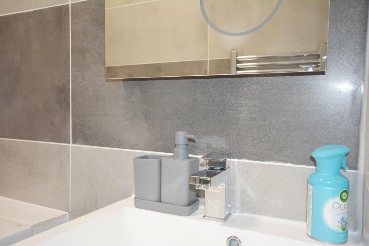 London Modern 4 Bedroom Apartment Zewnętrze zdjęcie