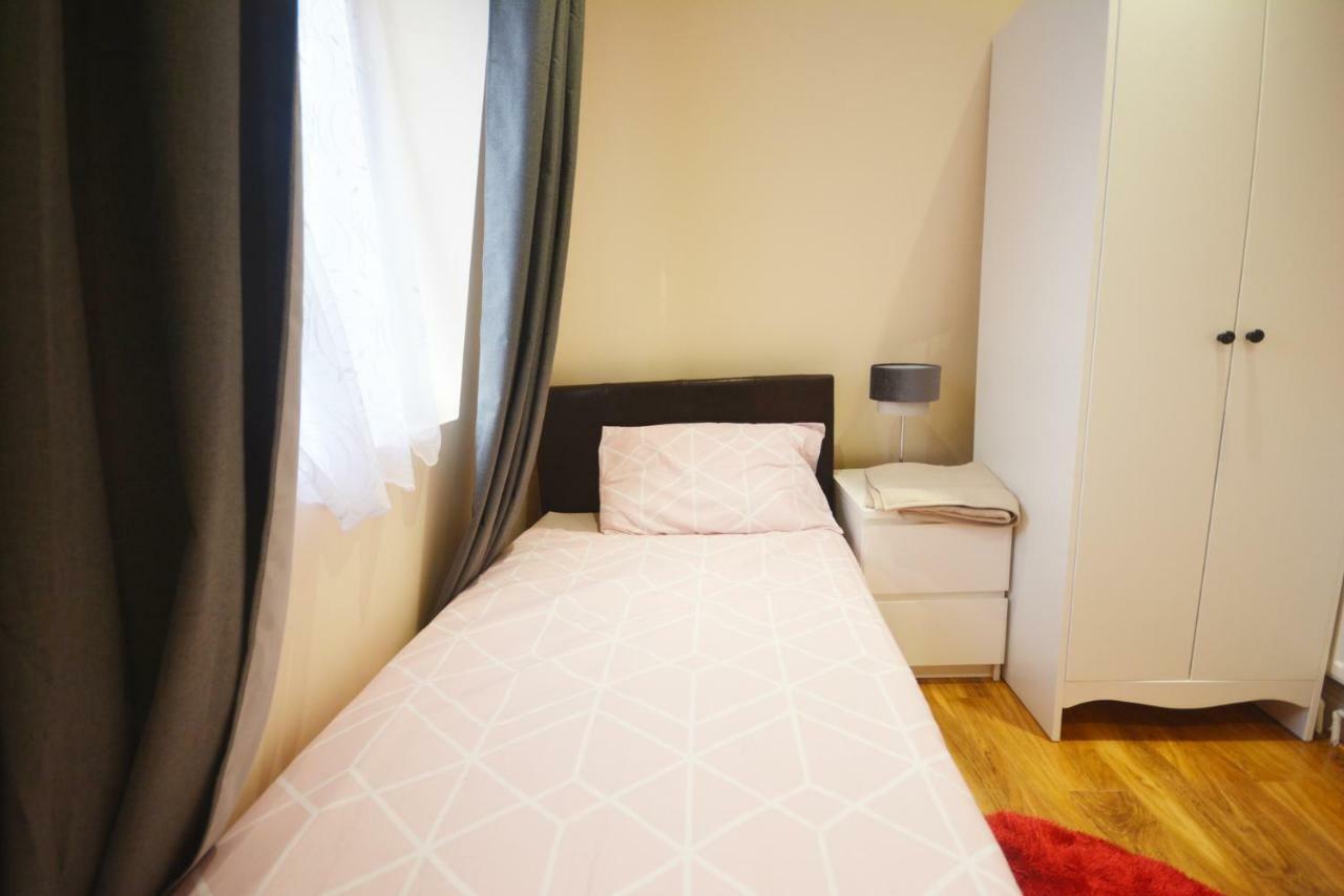 London Modern 4 Bedroom Apartment Zewnętrze zdjęcie