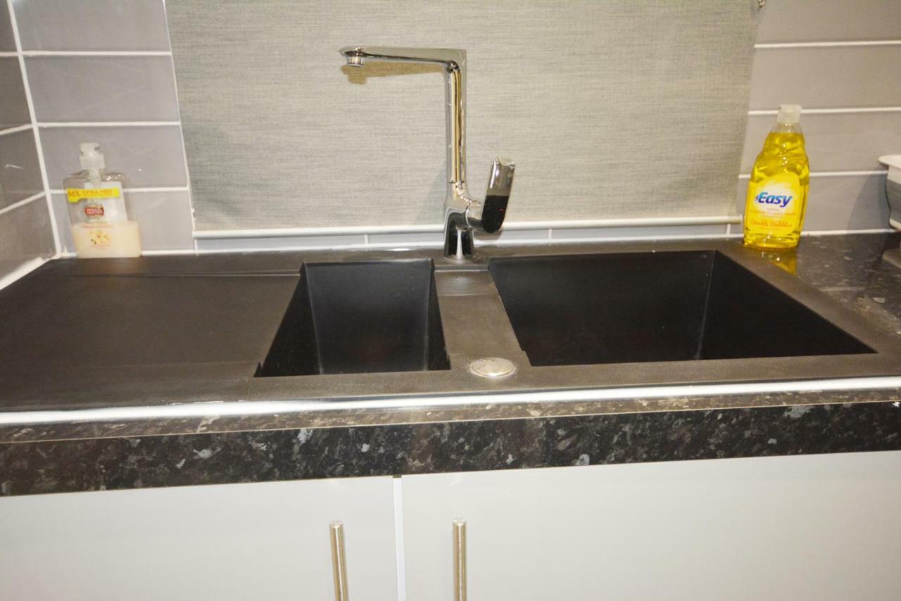 London Modern 4 Bedroom Apartment Zewnętrze zdjęcie